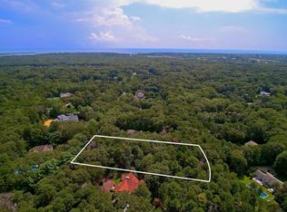 39 E Gate Rd, Wainscott, NY 11975