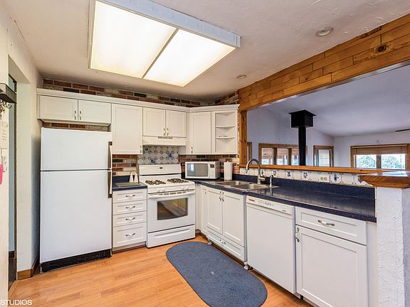 4th image of 20004 S Spruce Dr