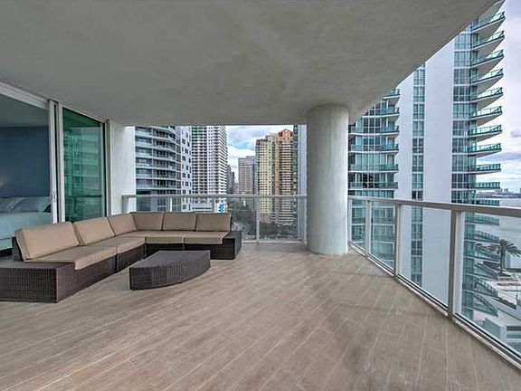 2nd image of 218 SE 14th St APT 1601