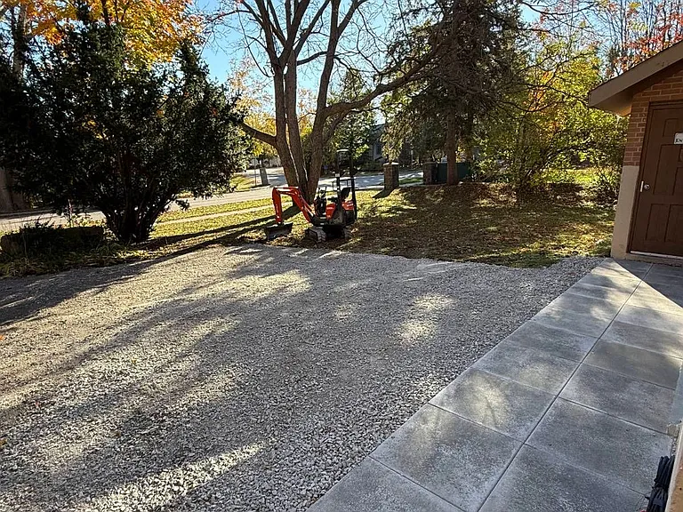 190 Borland St E #4 — Photo 2