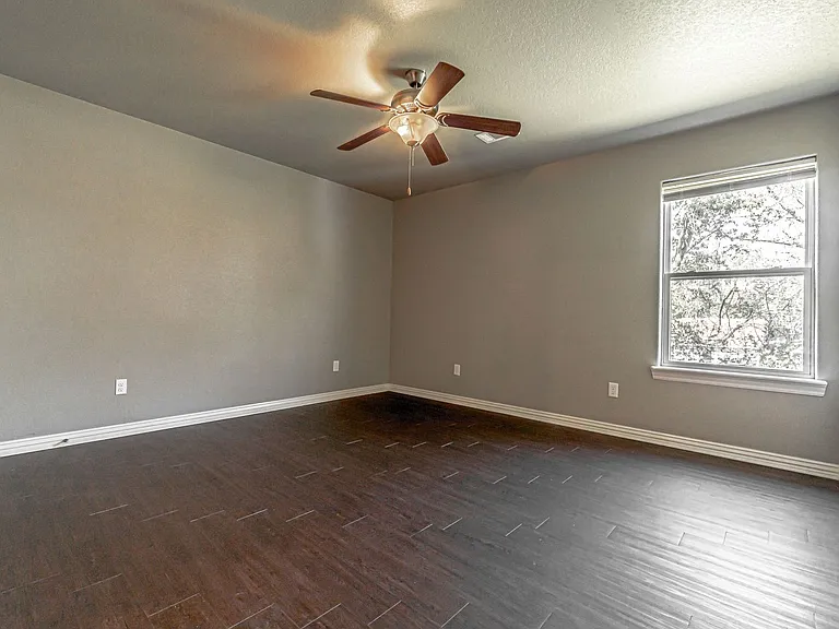 Nemreal -109 2nd Ave — Photo 7