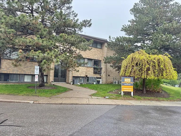 425 Rathburn Rd E #74 — Photo 26