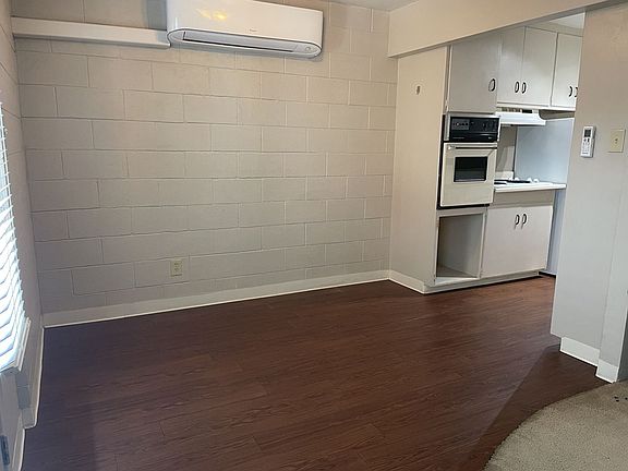 3rd image of 828 D St APT 7