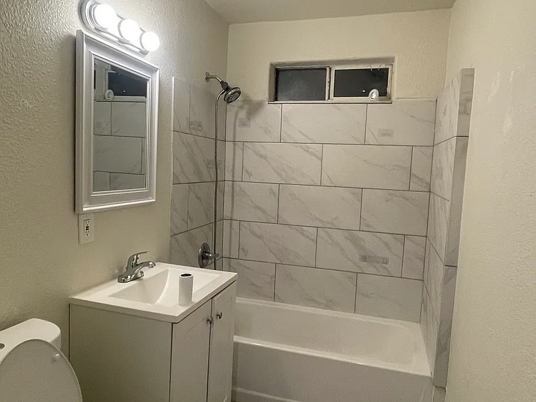 341 Dorman Ave — Photo 8