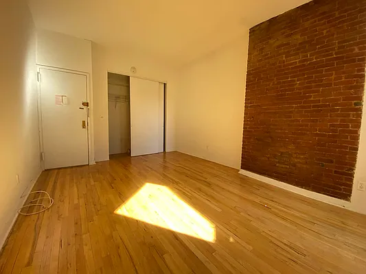 Rented by Bond New York | media 3