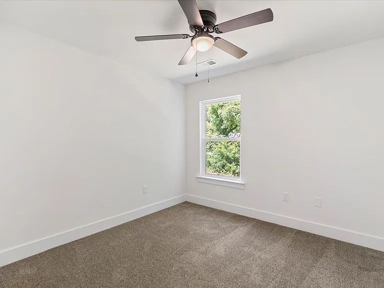 Arlington Townes Modern 3-Bedroom Townhomes in Greer, SC — Photo 13