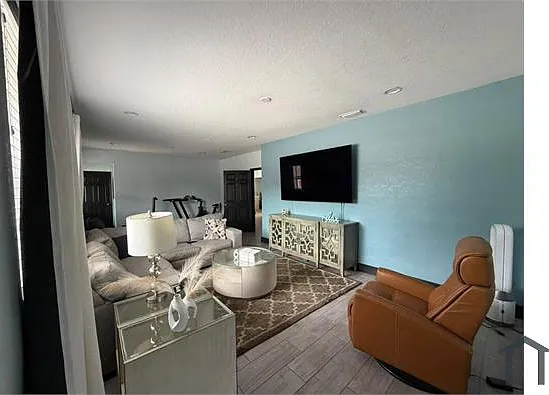3 bed, 1750 sqft, $3,000 — Photo 4