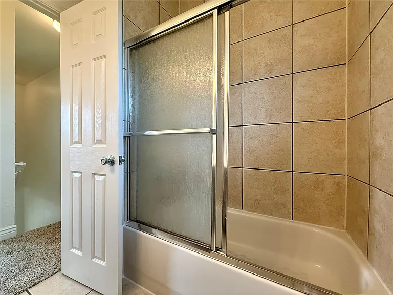 6916 Meador Ave #B — Photo 14