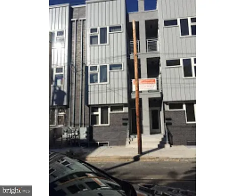 624 N 11th St #B Photo 1