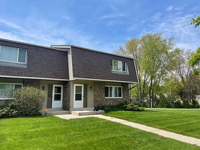 3 bed, 2.5 bath, 1300 sqft, $1,950 — Photo 2