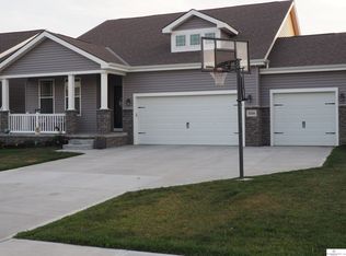 8006 Kilpatrick Pkwy, Bennington, NE 68007