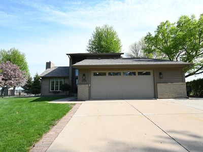 306 Windcrest Ln SE, New Prague, MN, 56071