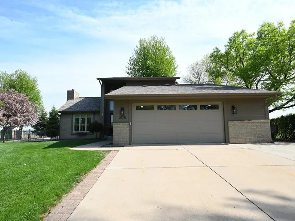306 Windcrest Ln SE, New Prague, MN 56071