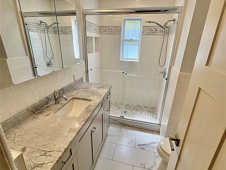 438 Lakeview Ave — Photo 4