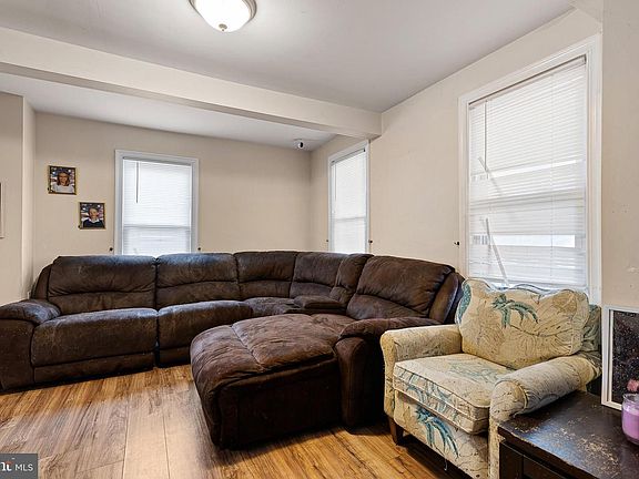 3rd image of 1809 Marshall Ave
