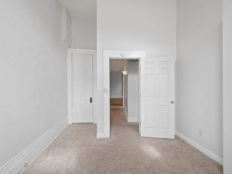 2419 Vine St #1 — Photo 12