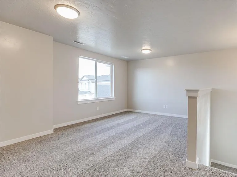 949 N Synergy Ln — Photo 2