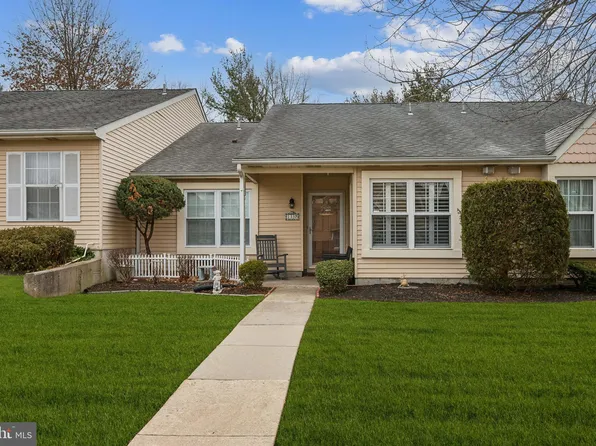 1337 Thornwood Dr, Mount Laurel, NJ 08054