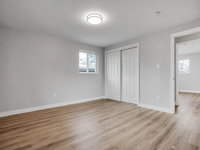 1537 S Jamaica St — Photo 22