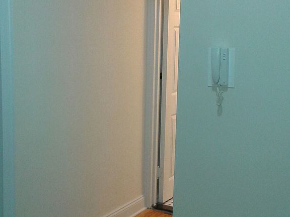 2nd image of 17290 Highland Ave Ste 1