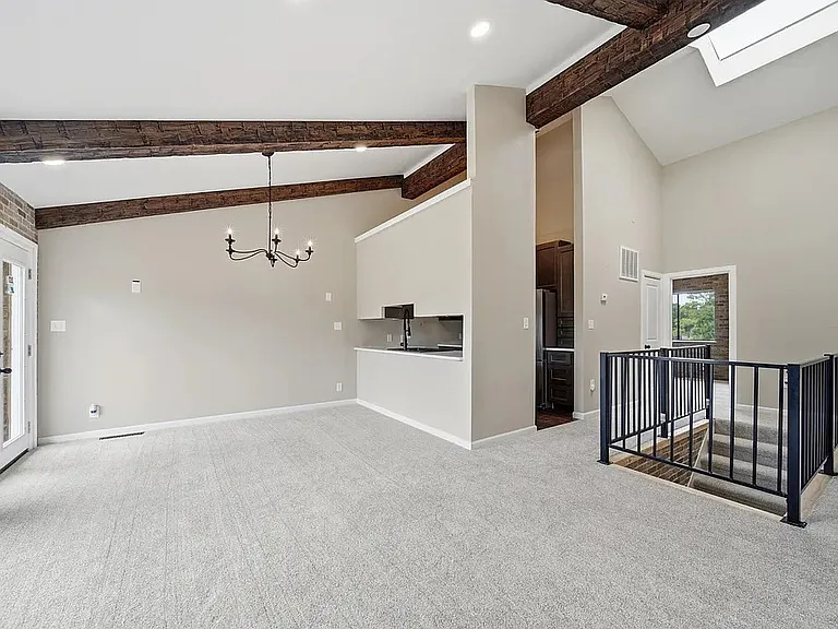 2805 E 90th St — Photo 10