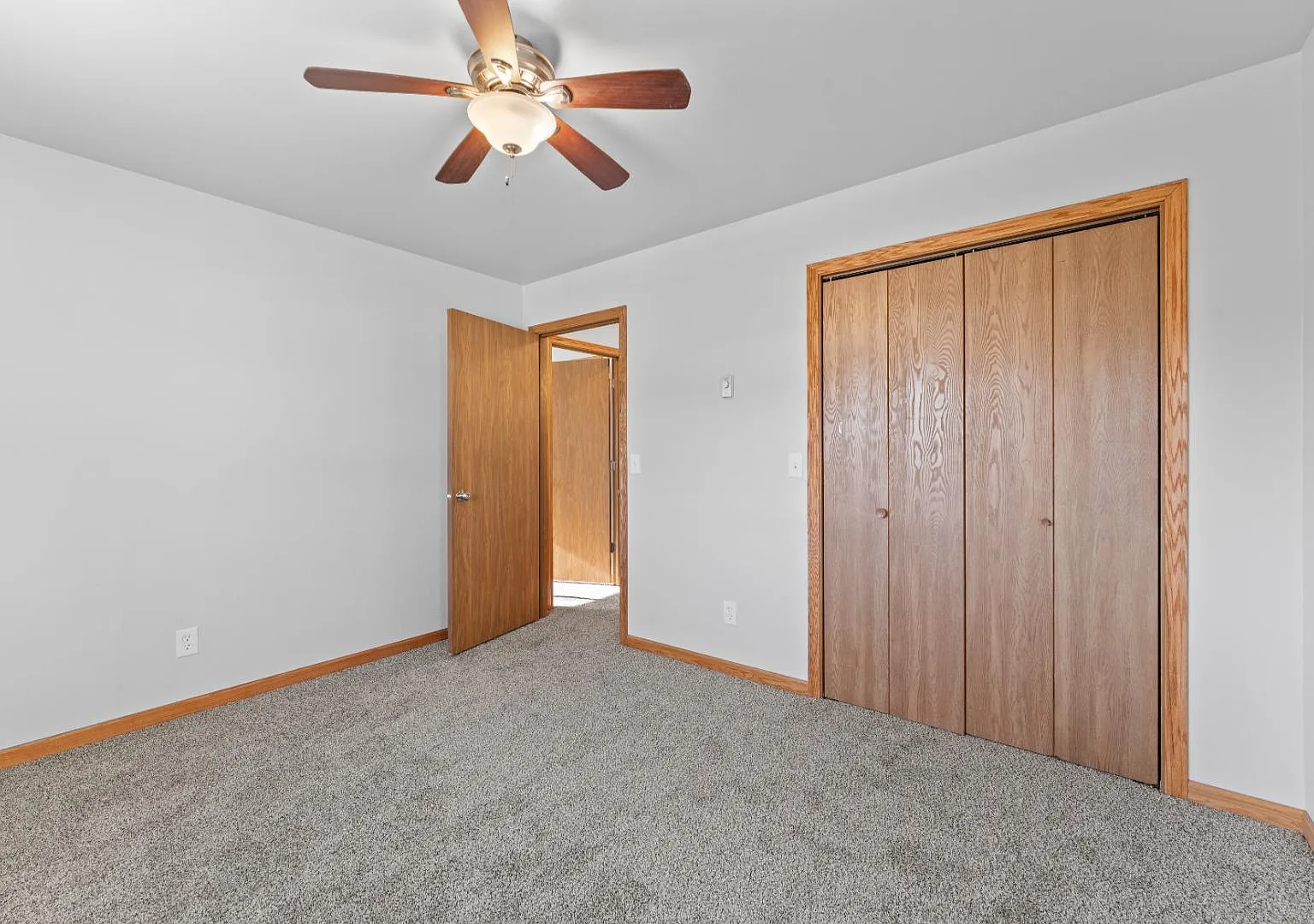 521 Lincoln Street - 201 — Photo 2