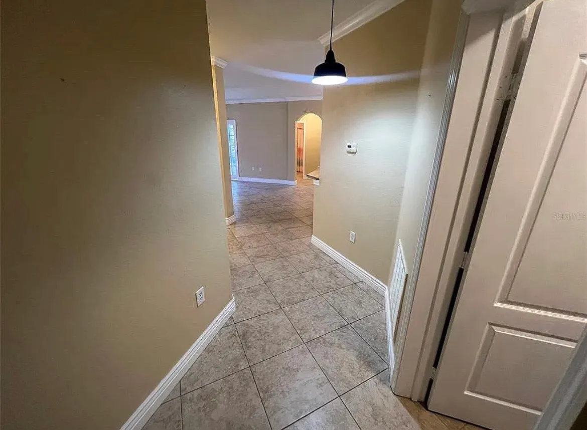 2 bed, 1350 sqft, $2,300 — Photo 4