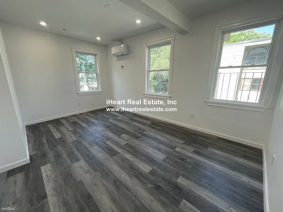 263 Dorchester #1R Boston (South Boston) Shared Unit Photo 1