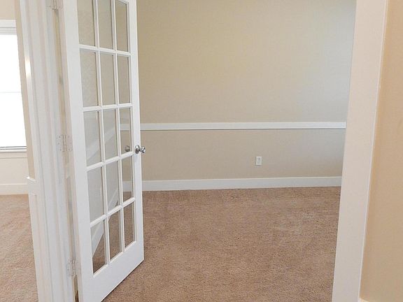 5th image of 4849 Nassau St