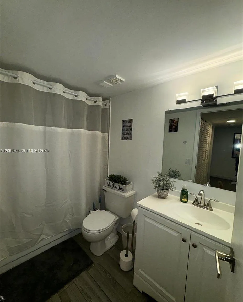 Tamarac Gardens Condomini — Photo 4