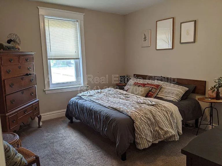 4933 Loughborough Ave — Photo 5