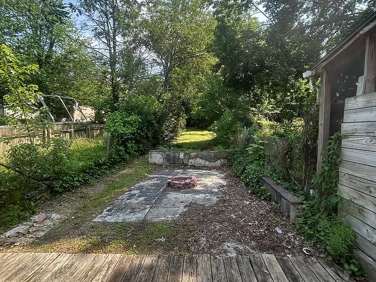 2369 Canby St — Photo 21