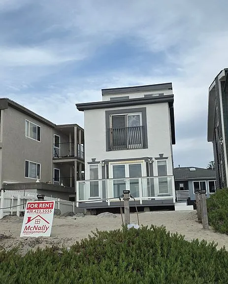 650 Ocean Ln — Photo 1