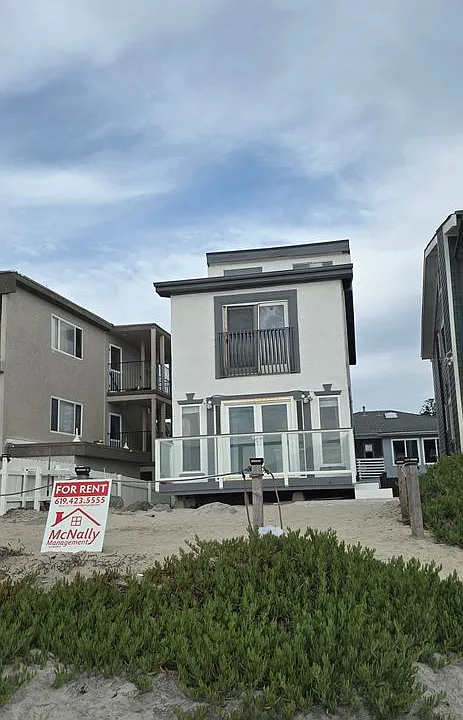 650 Ocean Ln
