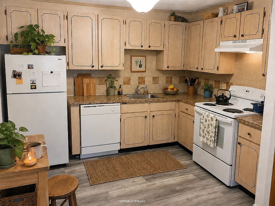 1st image of 89 Lexington St #2ff2e739f