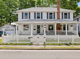 32 Walker St, Falmouth, MA 02540