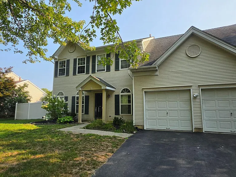 35 Oakmont Ter — Photo 2
