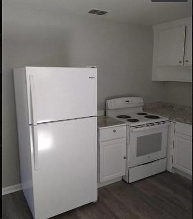 3rd image of 732 W 18th St