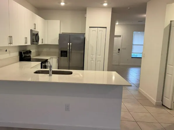 267 SW 159th Pl, Hollywood, FL 33027