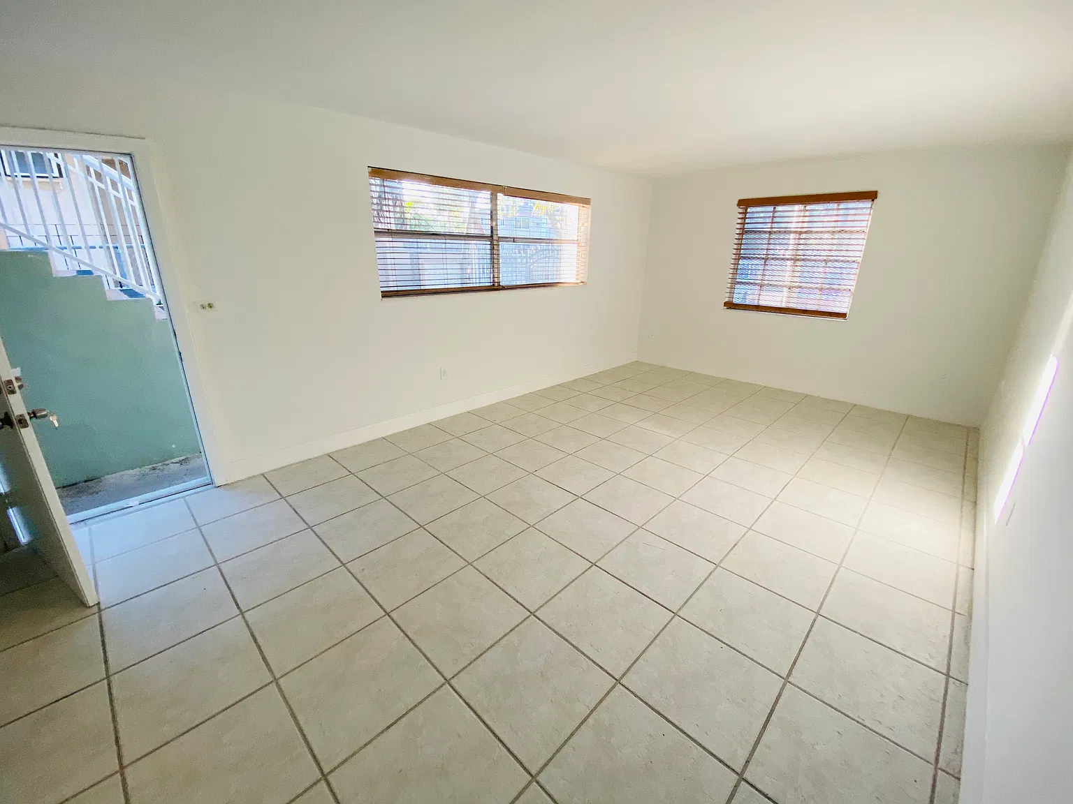 2 bed, 1050 sqft, $2,350 — Photo 2