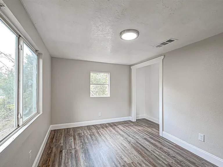 10694 Pine St — Photo 14