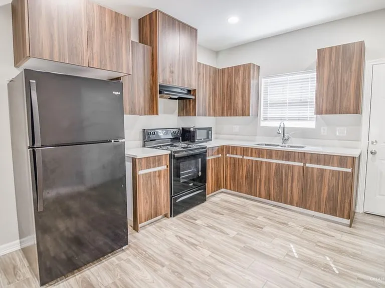 905 W Sunset Valley St #1 — Photo 3