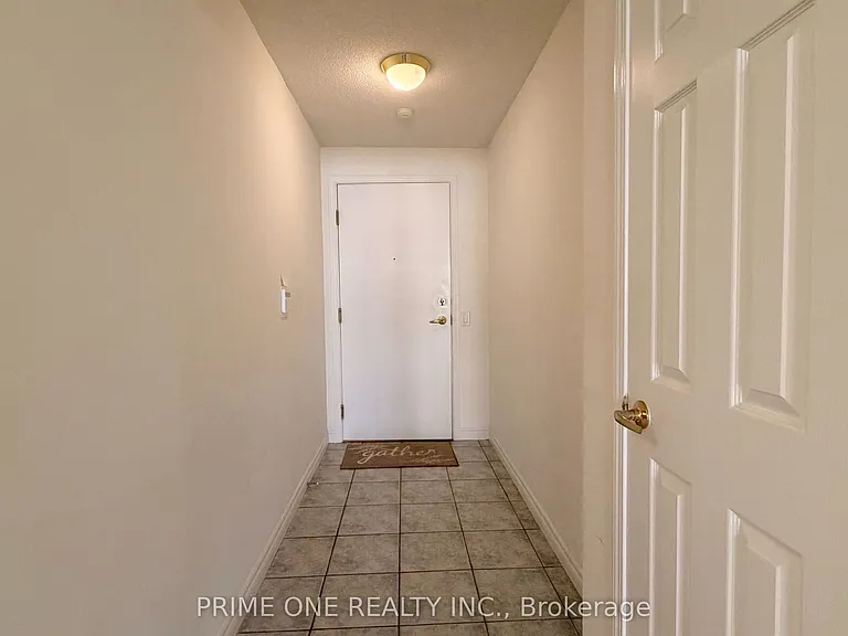 25 Kingsbridge Garden Cir #1421 — Photo 8