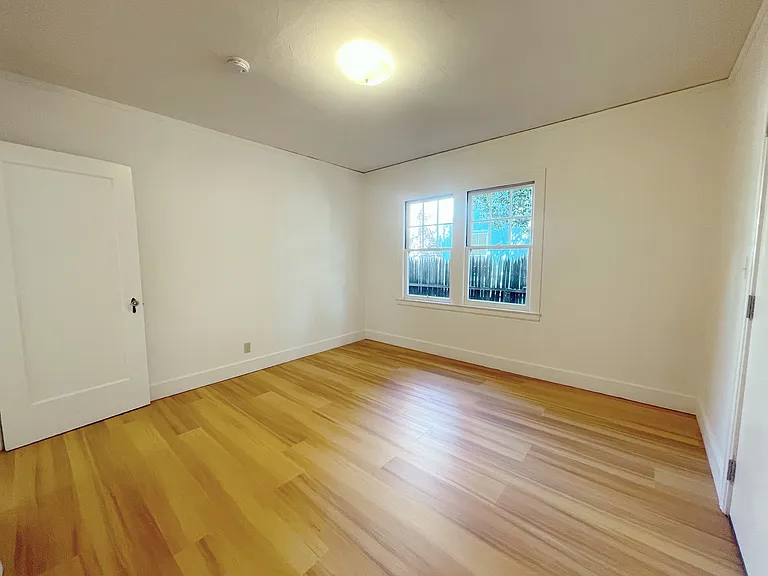 2351 Ramona St — Photo 14