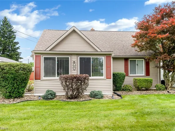 894 5th St, Struthers, OH 44471