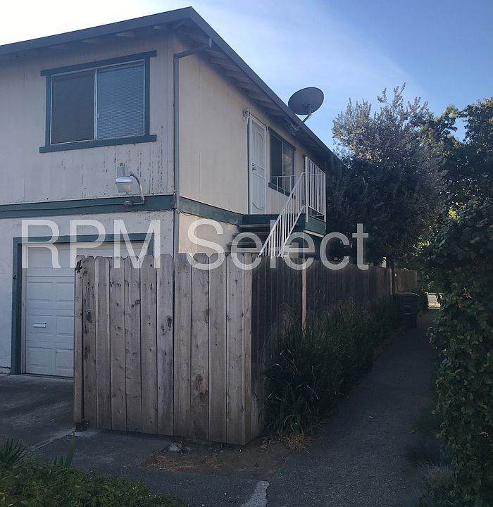 1st image of 1910 Glencrest Dr APT 4