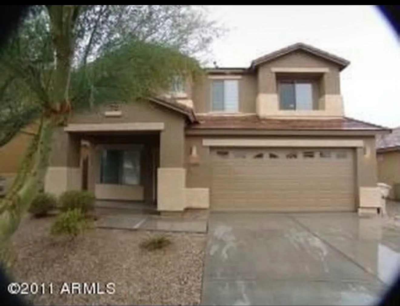 5 bed, 2.5 bath, 2699 sqft, $650 — Photo 1