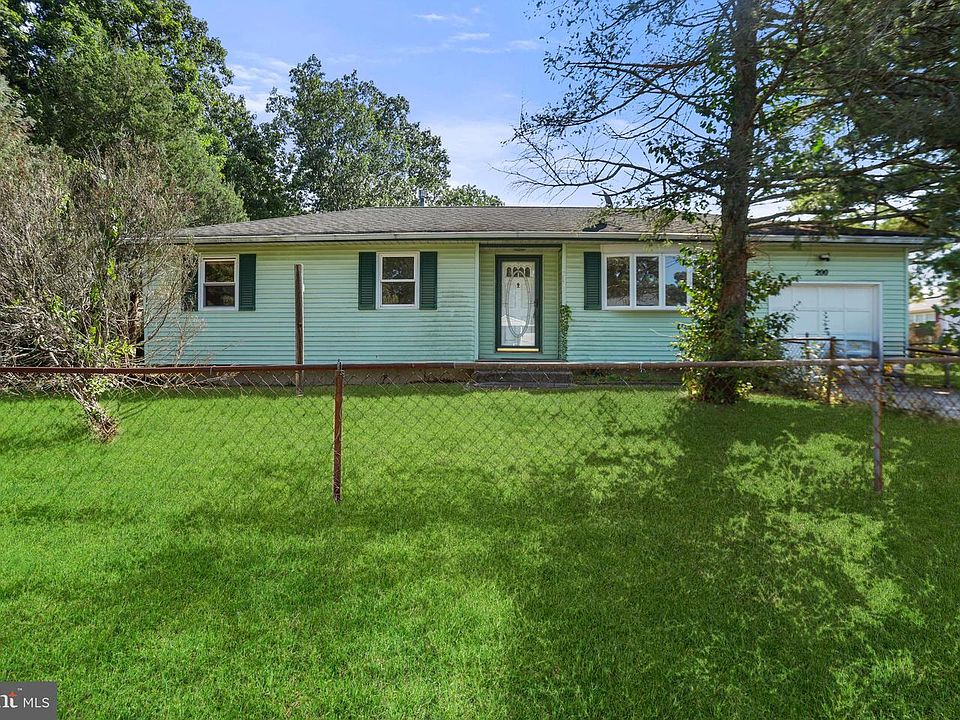 1st image of 200 Rugby St