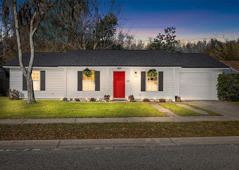 1st image of 1301 Foxwood Dr