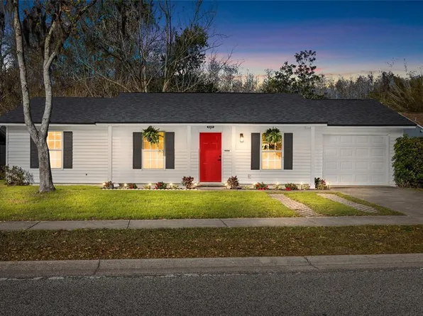 1301 Foxwood Dr, Lutz, FL 33549